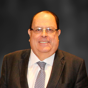 Julio Velarde Flores