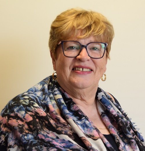Dora Maria Coelho De Castro E Câmara Freitas Valadão