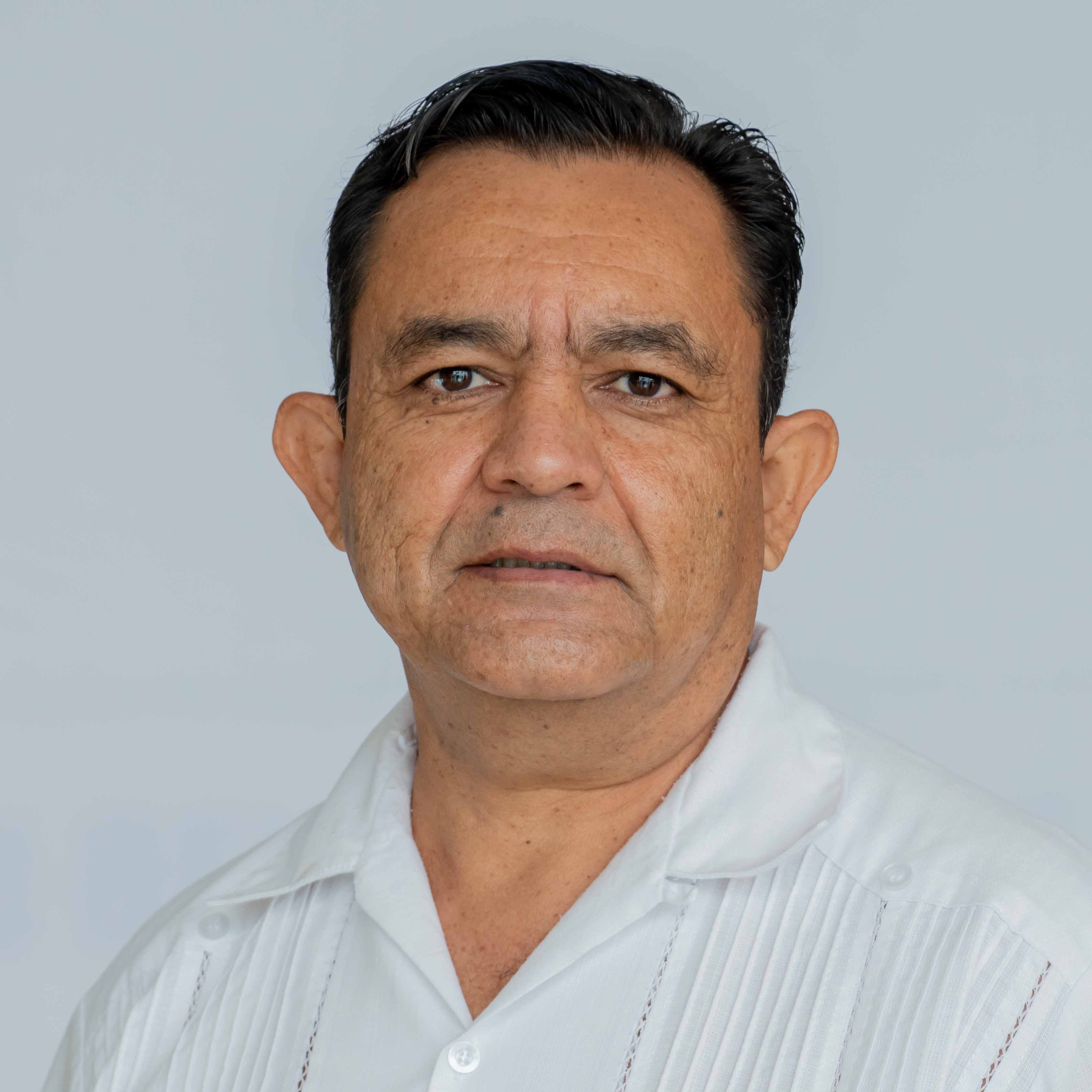 Osbaldo Ríos Manrique Con Licencia