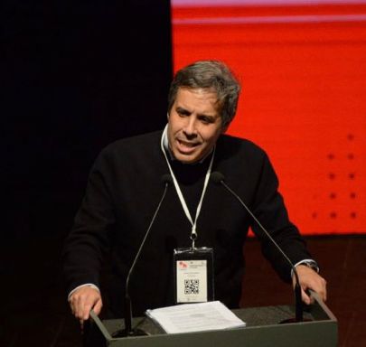 Gastón Manes