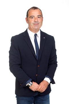 Luke Uribe-Etxebarria Apalategi
