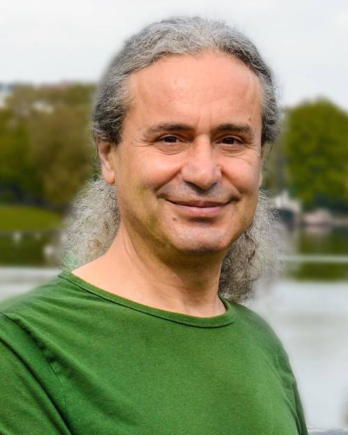 Turgut Altuǧ