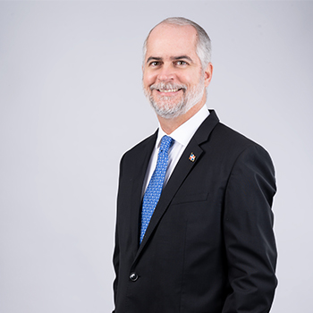 Alejandro Fernández Whipple