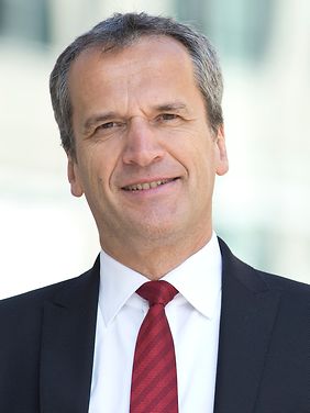 Michael Hennrich