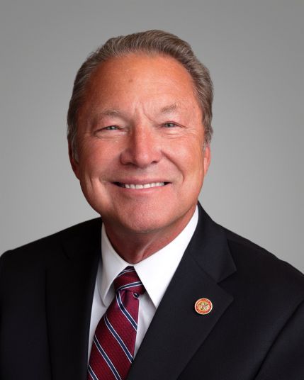 Roger D Lynch