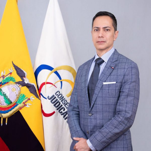 Mgs. Alfredo Cuadros Añazco