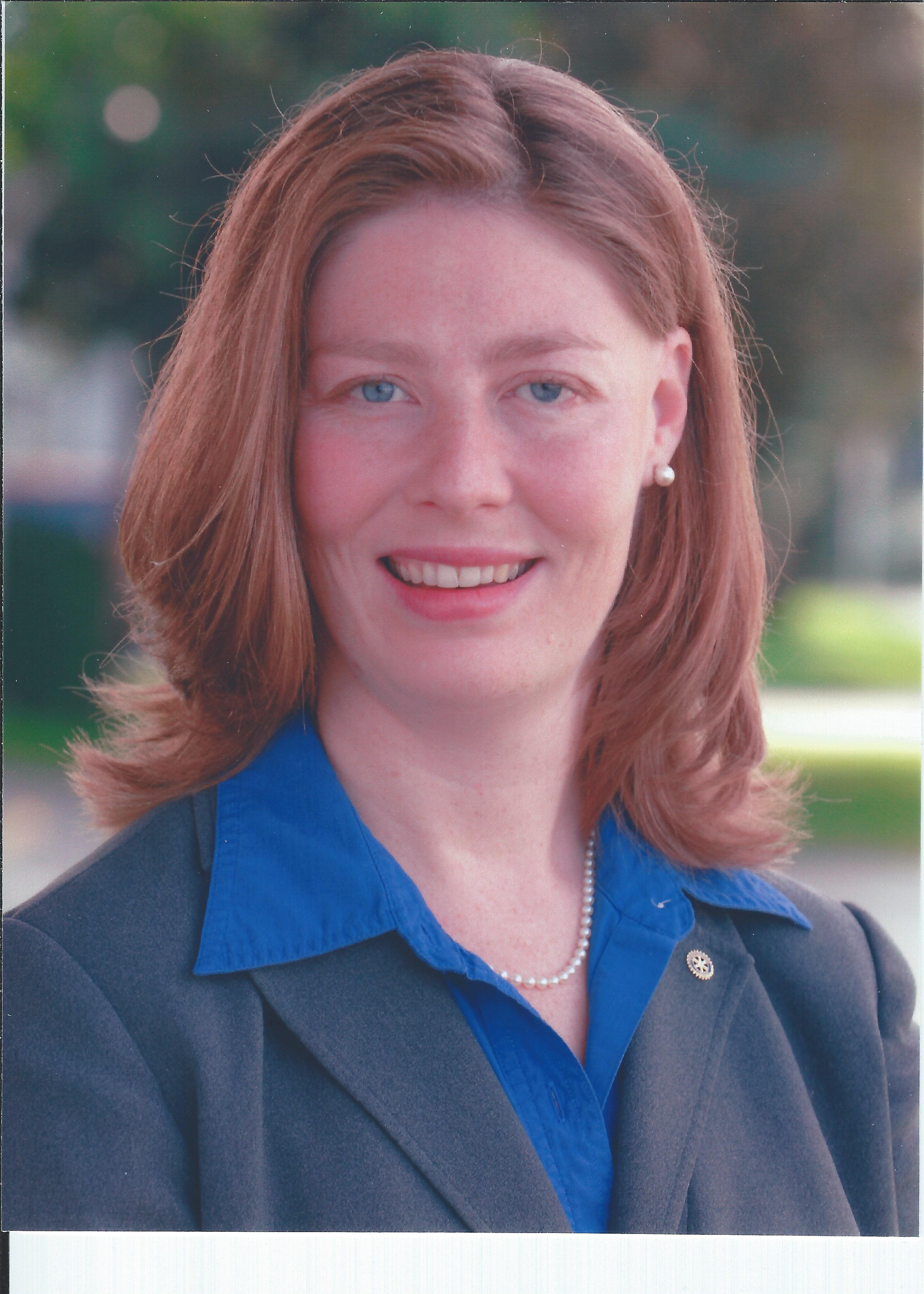 Lindsey Holmes