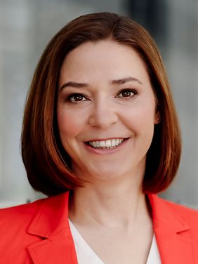 Yvonne Magwas