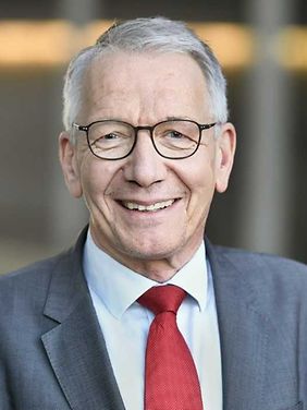 Dirk-Ulrich Mende