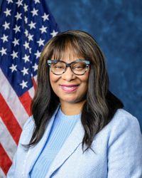 Janelle S Bynum