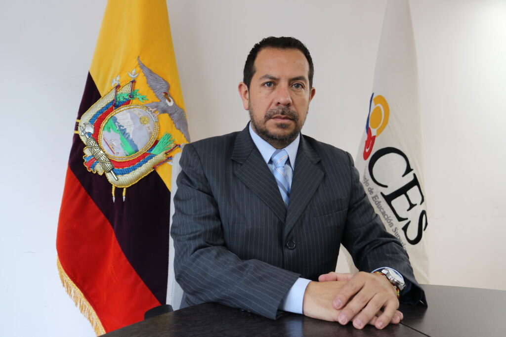 Mat. Paúl Leonardo Medina Vásquez