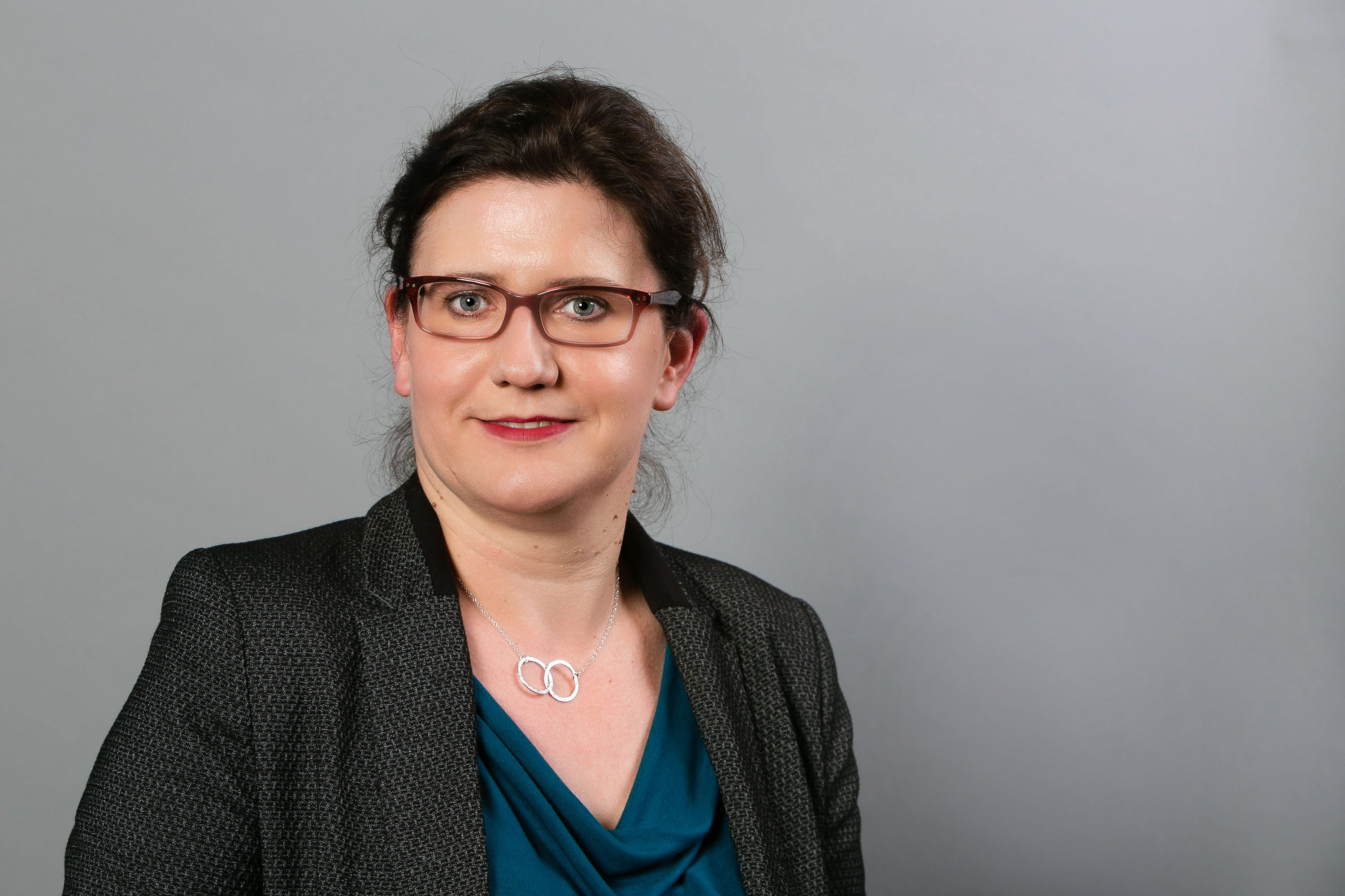 Dearbháil Nic Giolla Mhicíl
