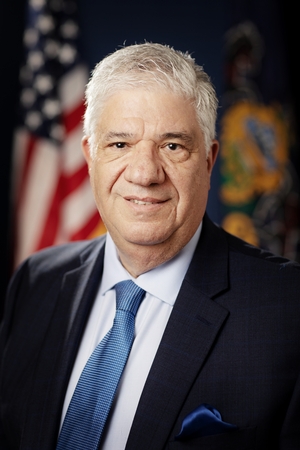 Wayne D Fontana
