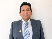 Esau Salon Vasquez