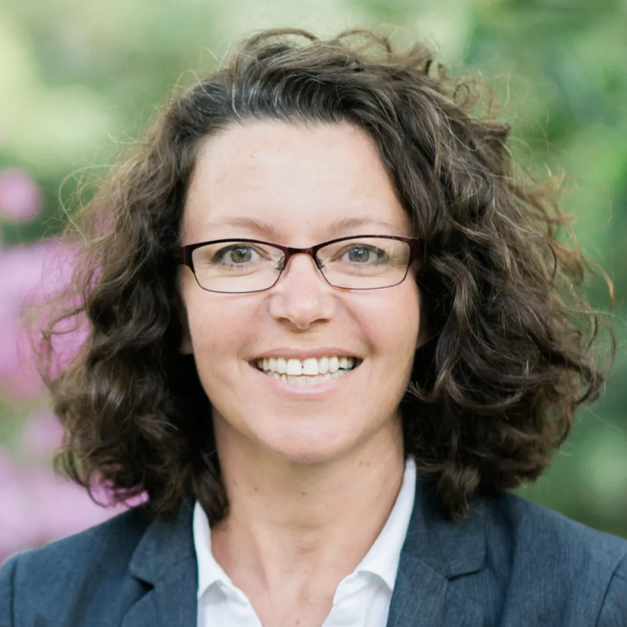 Amy J. Laufer