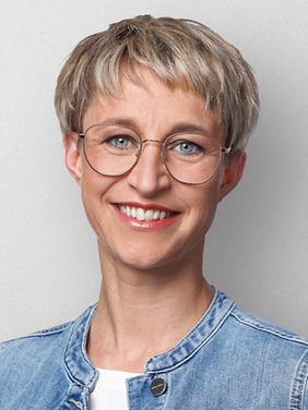 Nadine Schön