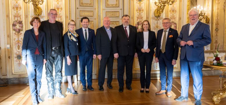 Besuch Von Abgeordneten Aus Dem Litauischen Nationalparlament