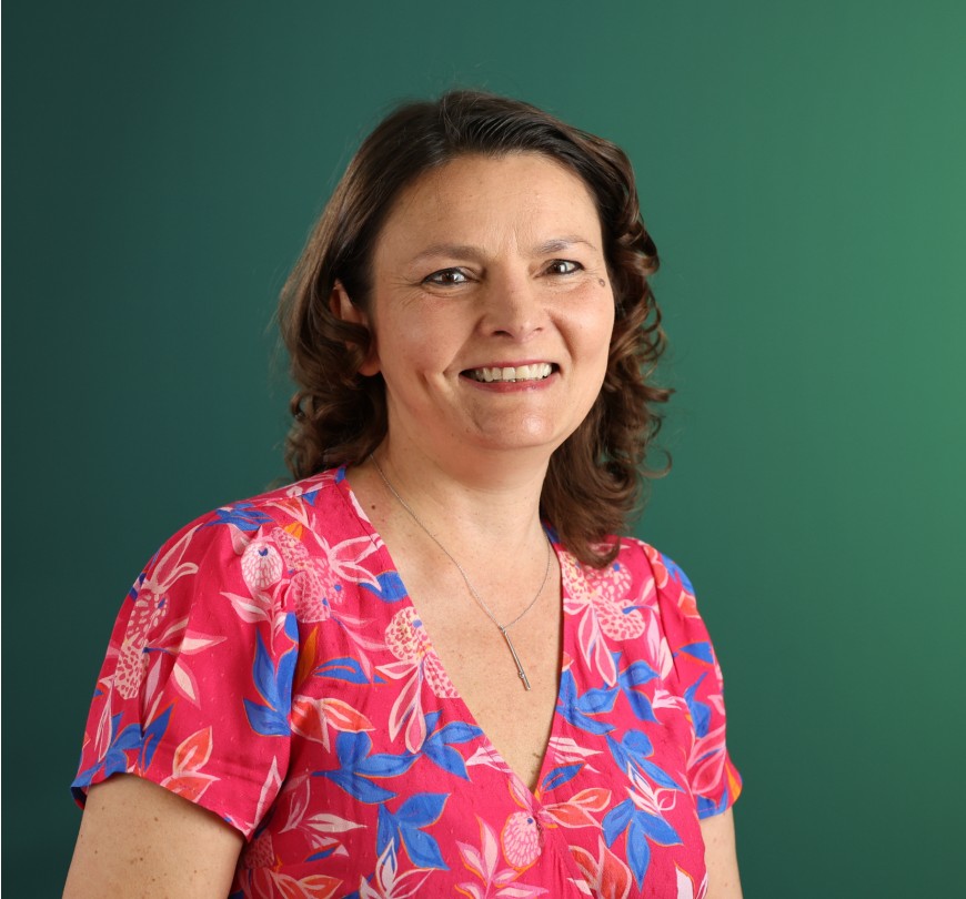 éva Sas