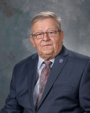 Eliseo Lee Alcon