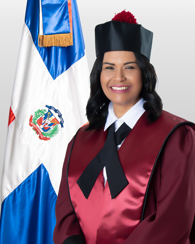 María Del Carmen Santana De Cabrera
