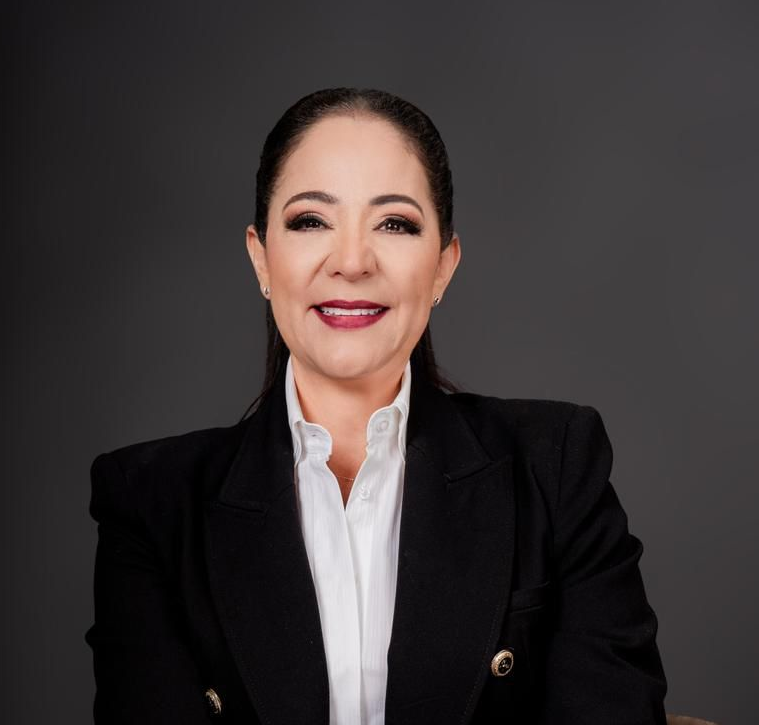 María Del Carmen Salinas Flores