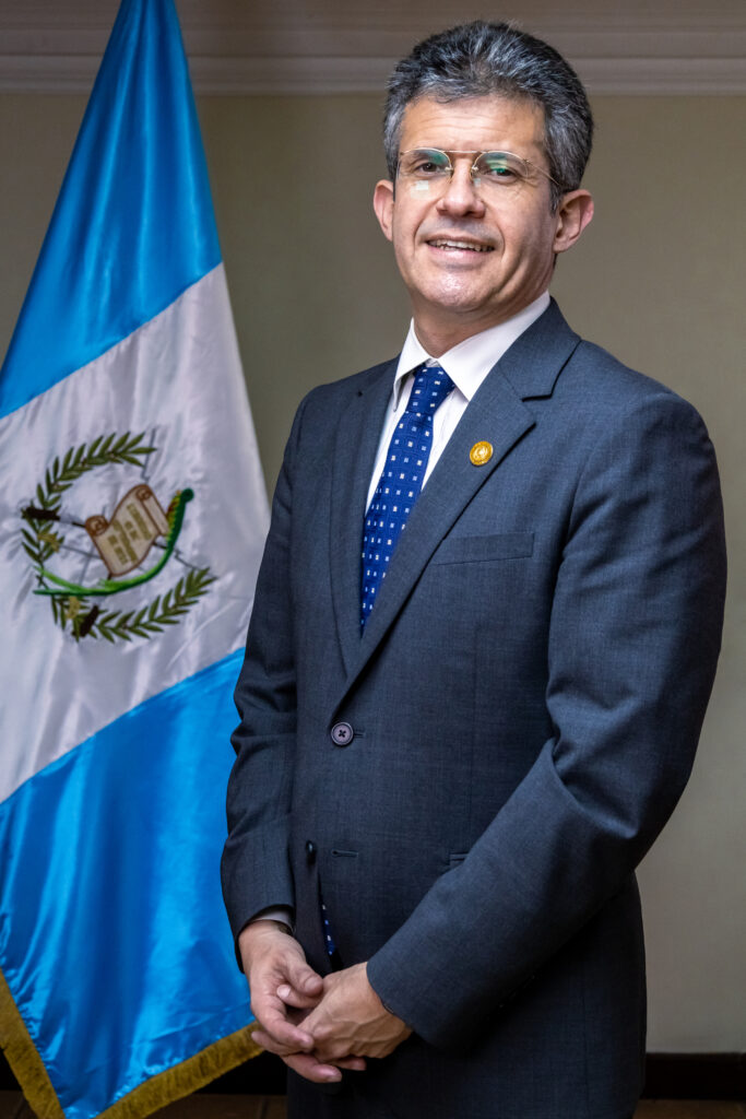 Joaquín Barnoya Pérez